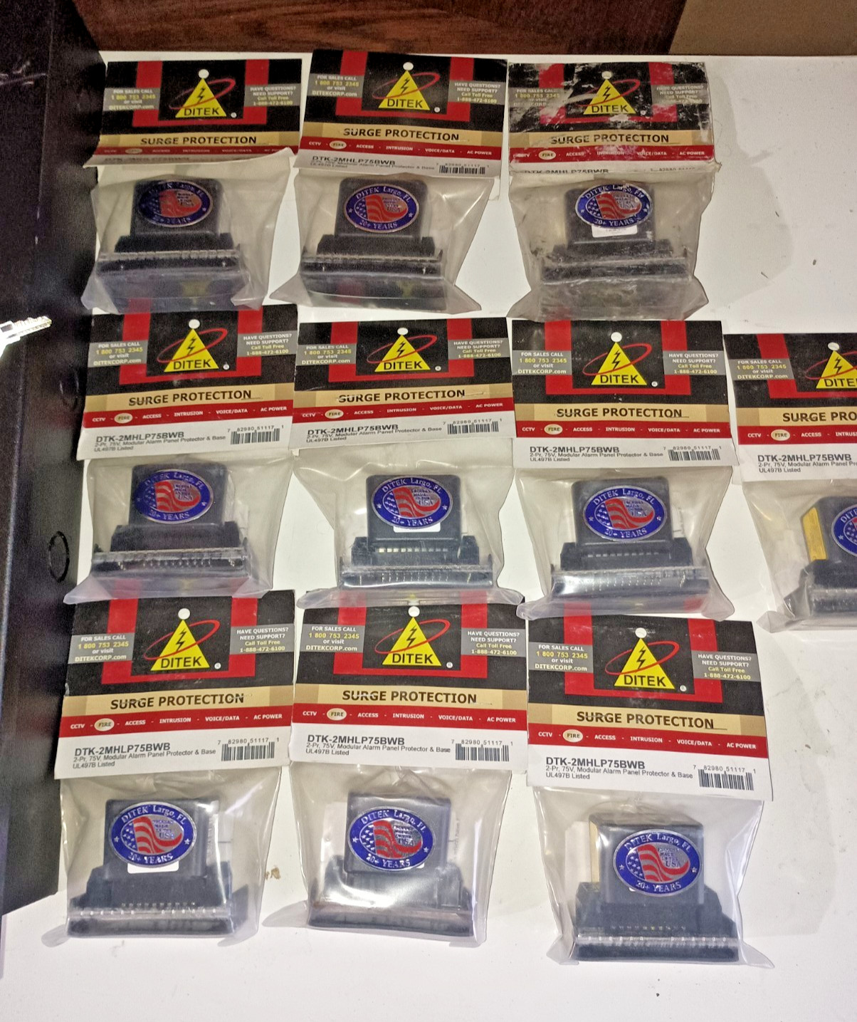 DITEK DTK-2MHLP75BWB Data and Signaling Circuit Surge Protector with Base