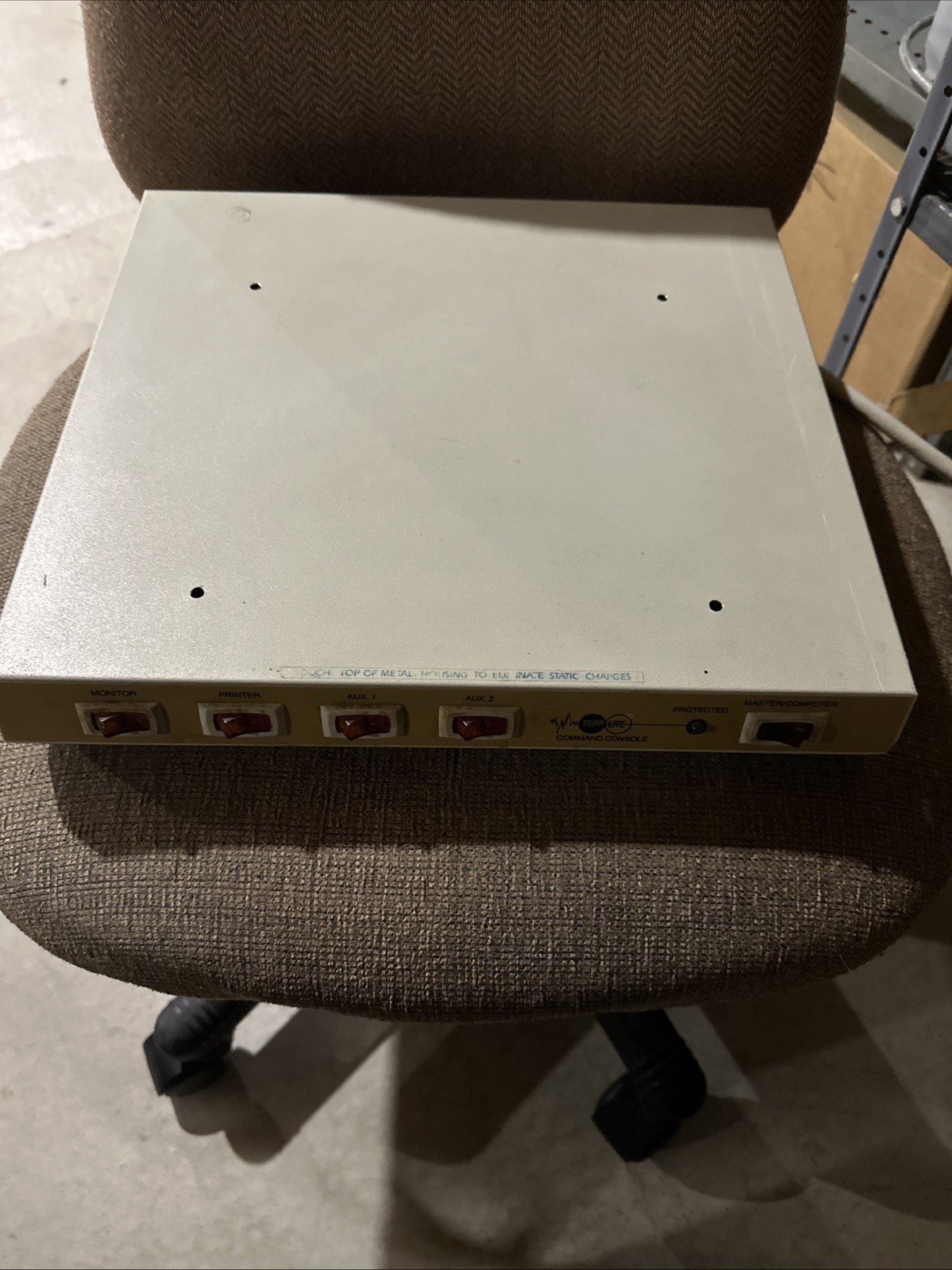 Tripp Lite CCI 6-12 Transient Voltage Surge Suppressor 6-Outlet Command Console