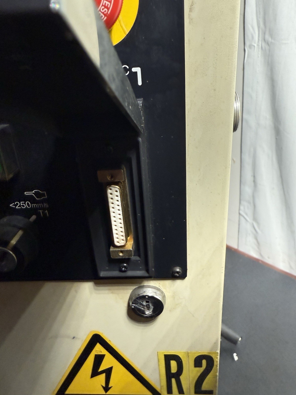 Fanuc LR Mate 100iB With J3IB Mate Controller Untested
