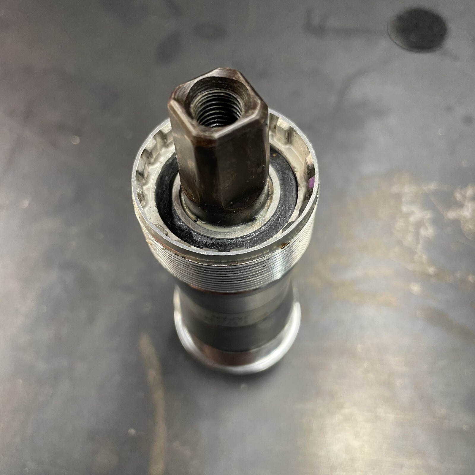 Specialized Sealed Bottom Bracket - 73 x 111 - English - Used