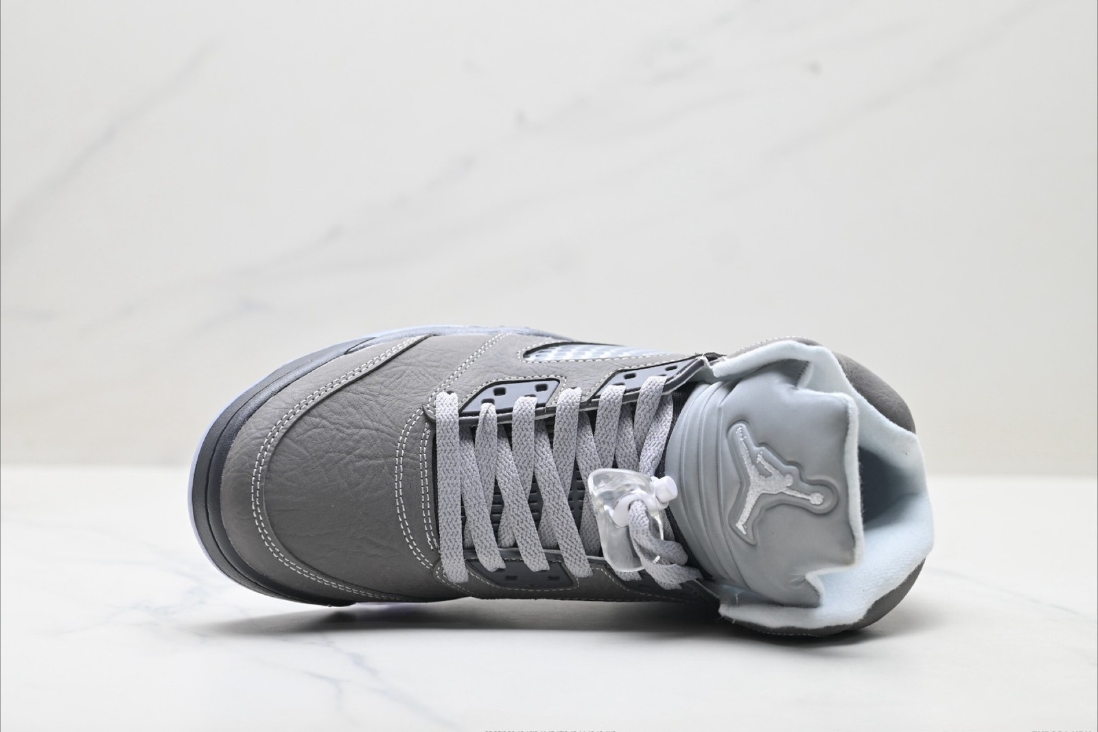 DD0587-002 AJ5 “Wolf Grey” (2026)