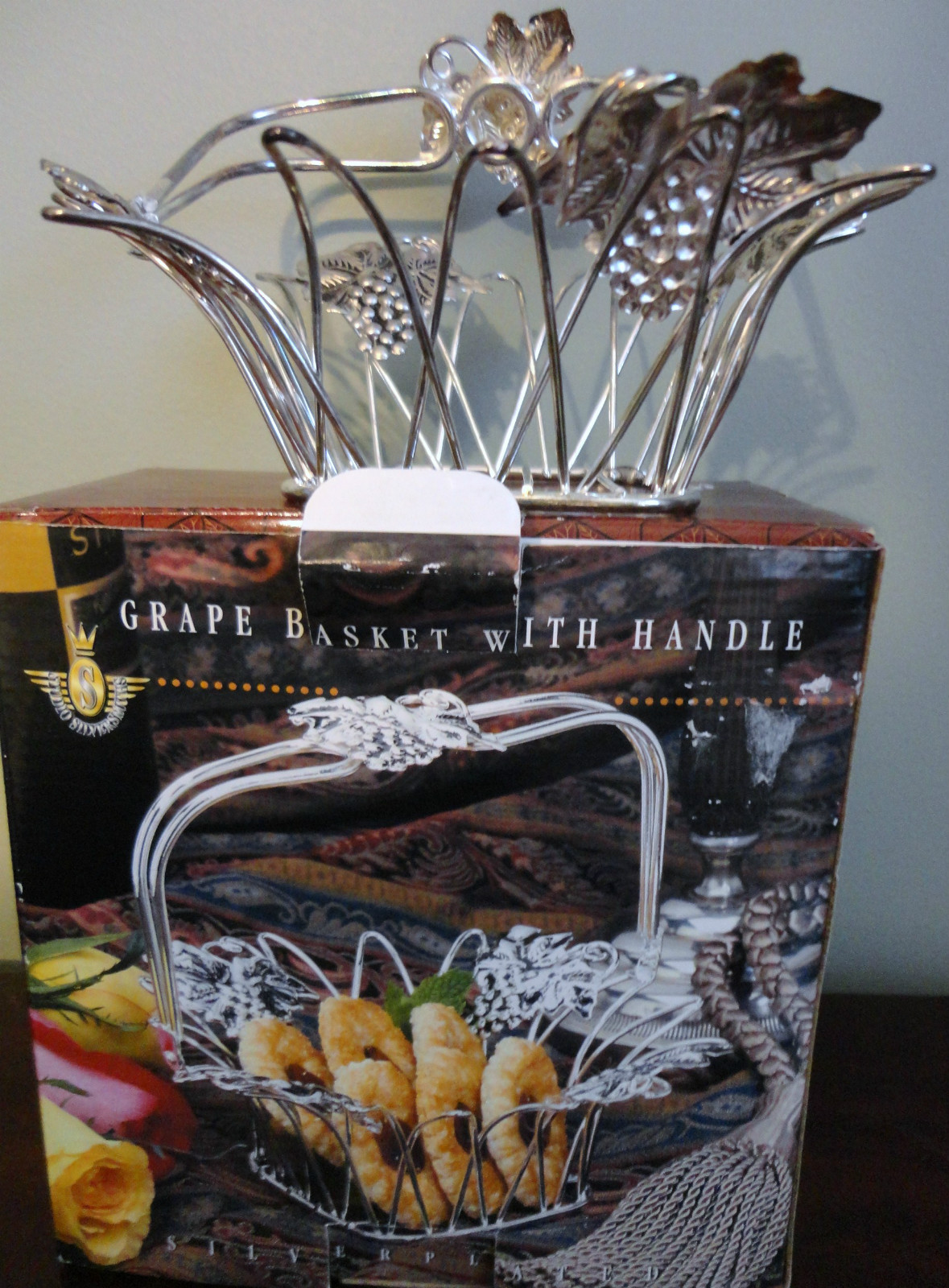 STUDIO SILVERSMITH SILVERPLATED GRAPE BASKET WITH HANDLE