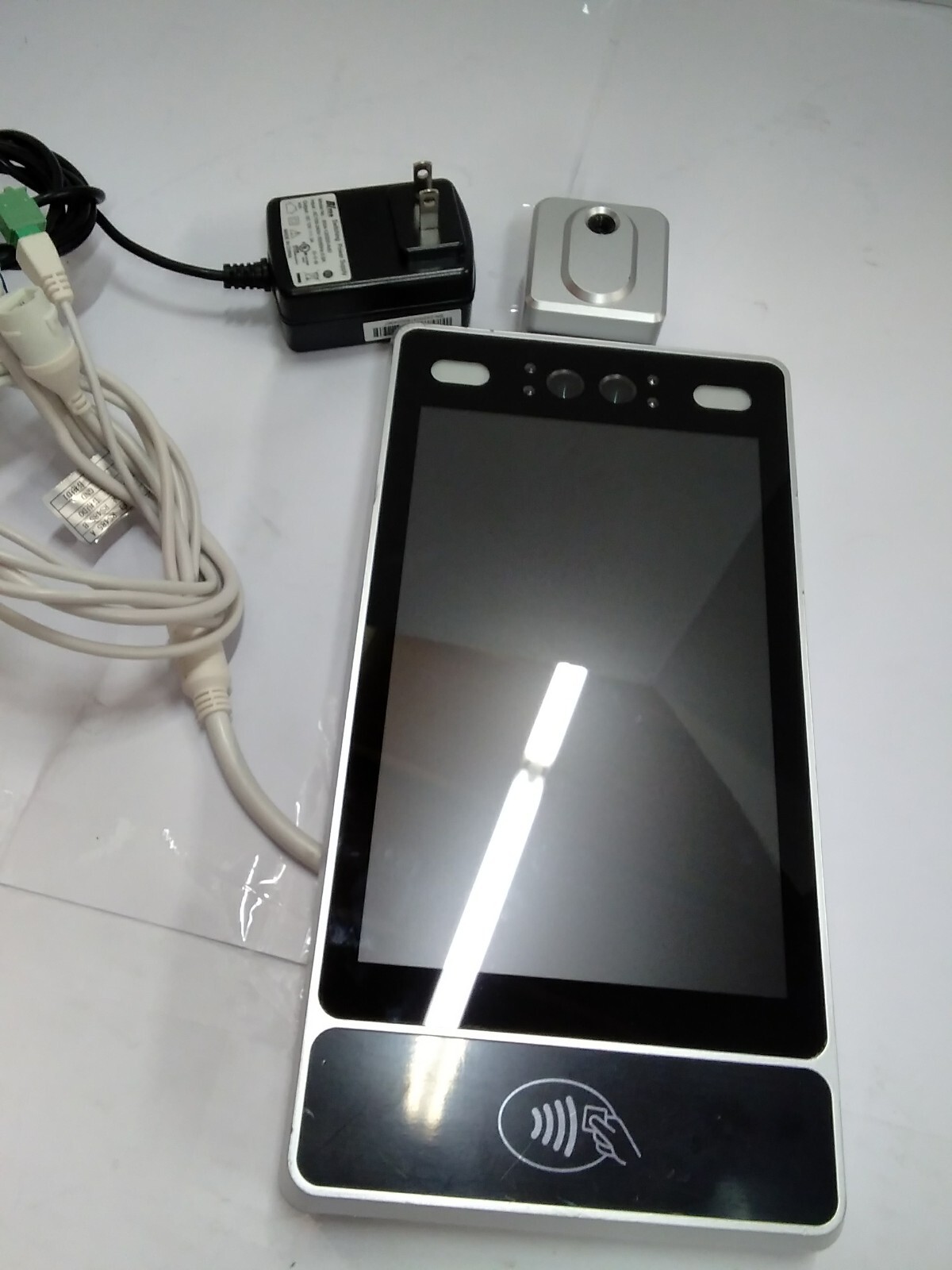 Automatic  Face Recognition  Temperature Measurements  Scanner