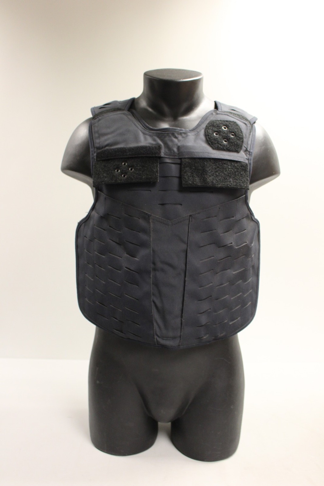 Safariland Safariland V1 Overt Carrier with NIJ Level II Ballistic Soft Armor