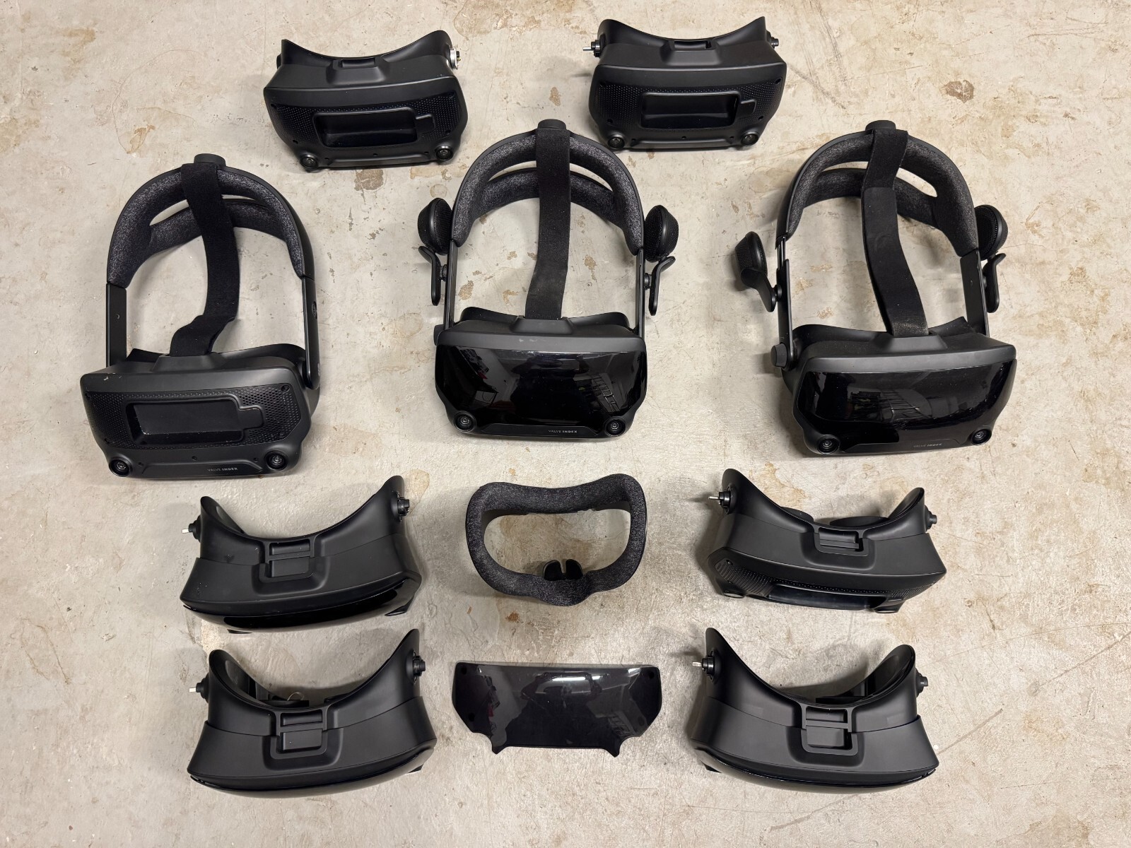 VALVE INDEX VR Virtual Reality HEADSET Bundle- For Parts