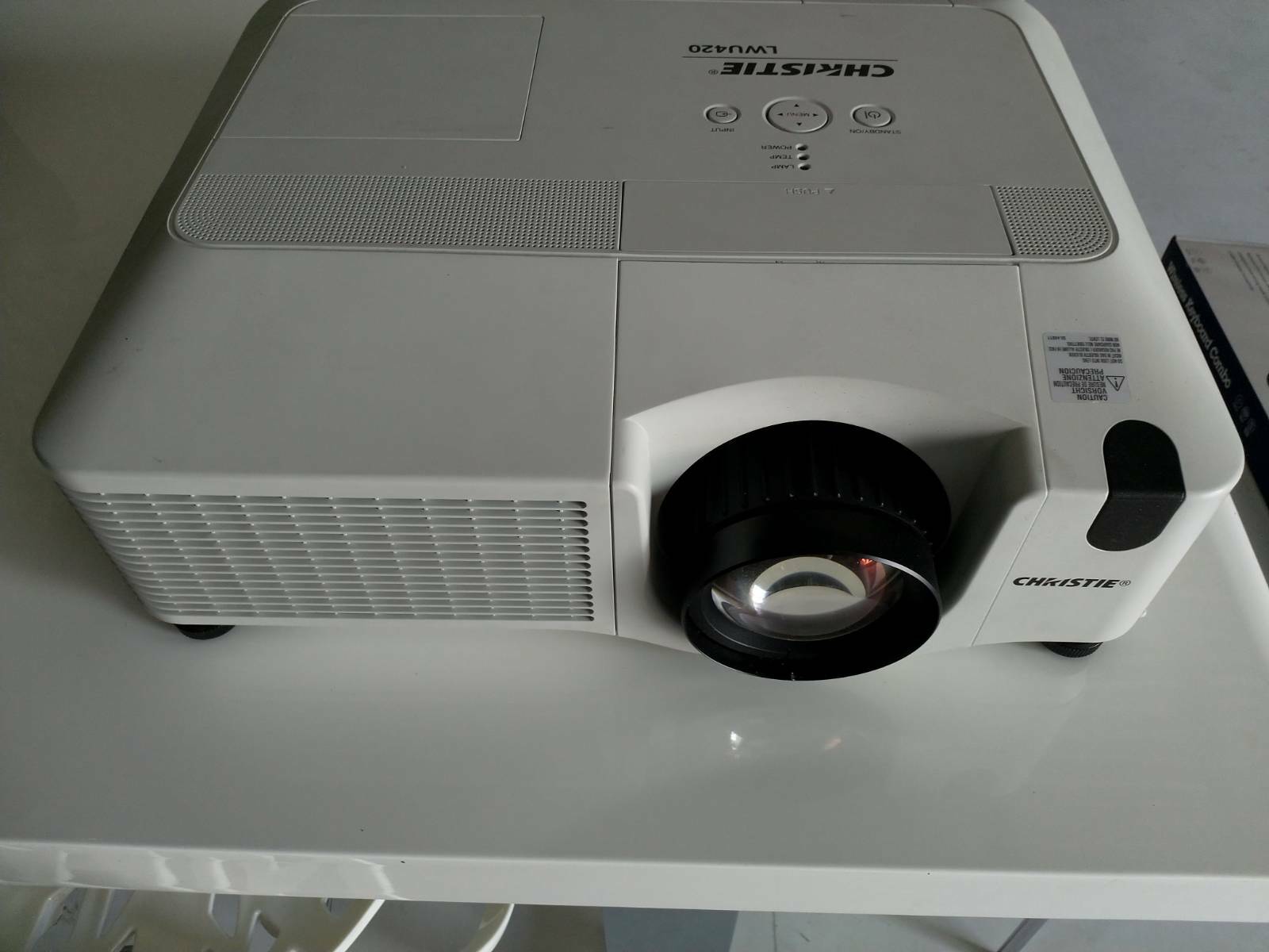 Christie/Hitachi LWU420 LCD WUXGA 4200 Lumens Projector 1920X1200