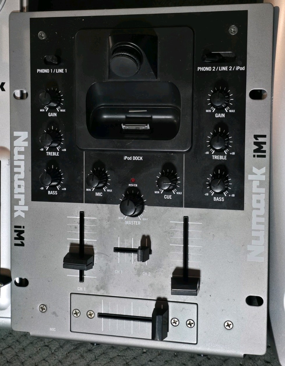 Numark IM1 2-Channel DJ Sound Mixer - Tested and working
