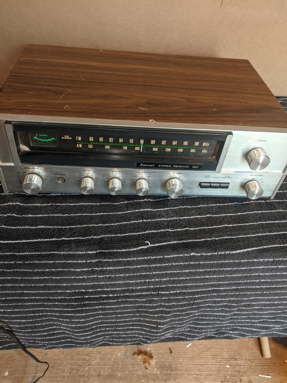Sansui 331 Stereo Receiver Amplifier Analog Tuner AM/FM Radio Amp WORKS! Read