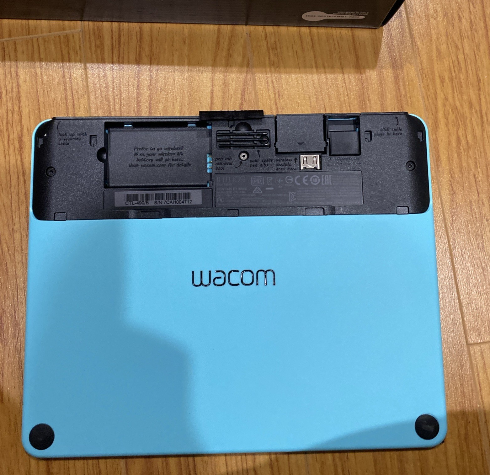 Wacom Intuos Drawing Tablet in Box CTL4900B Aqua - Excellent Working