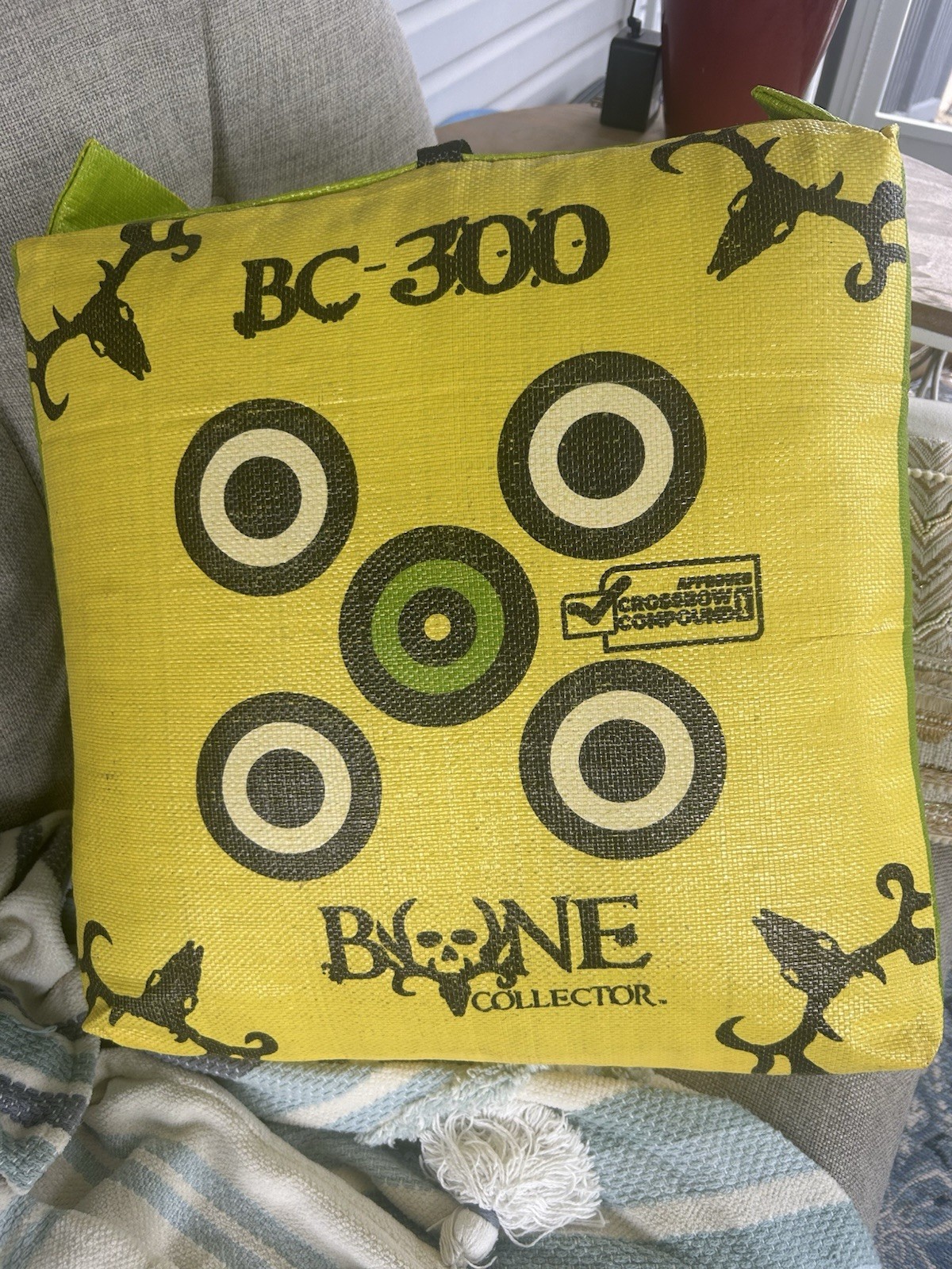 Bone Collector BC-300 Archery Target, Field Point Bag for Practice Shooting