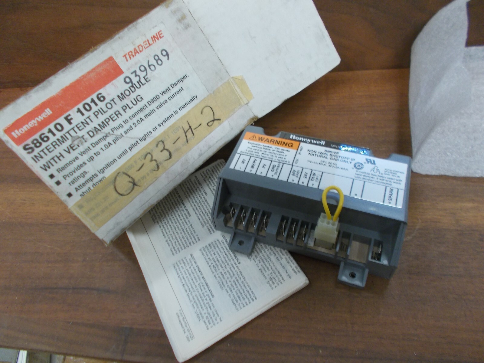 m) Honeywell Igniter Module S8610F1016