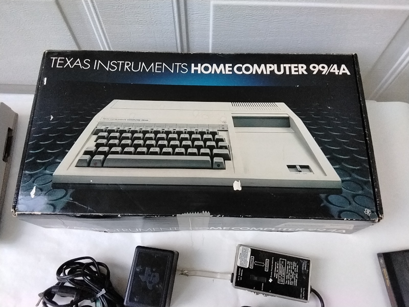 T1 – 99/4A Computer Pwr Cord Video Modulator Munch Man Video Game Untested