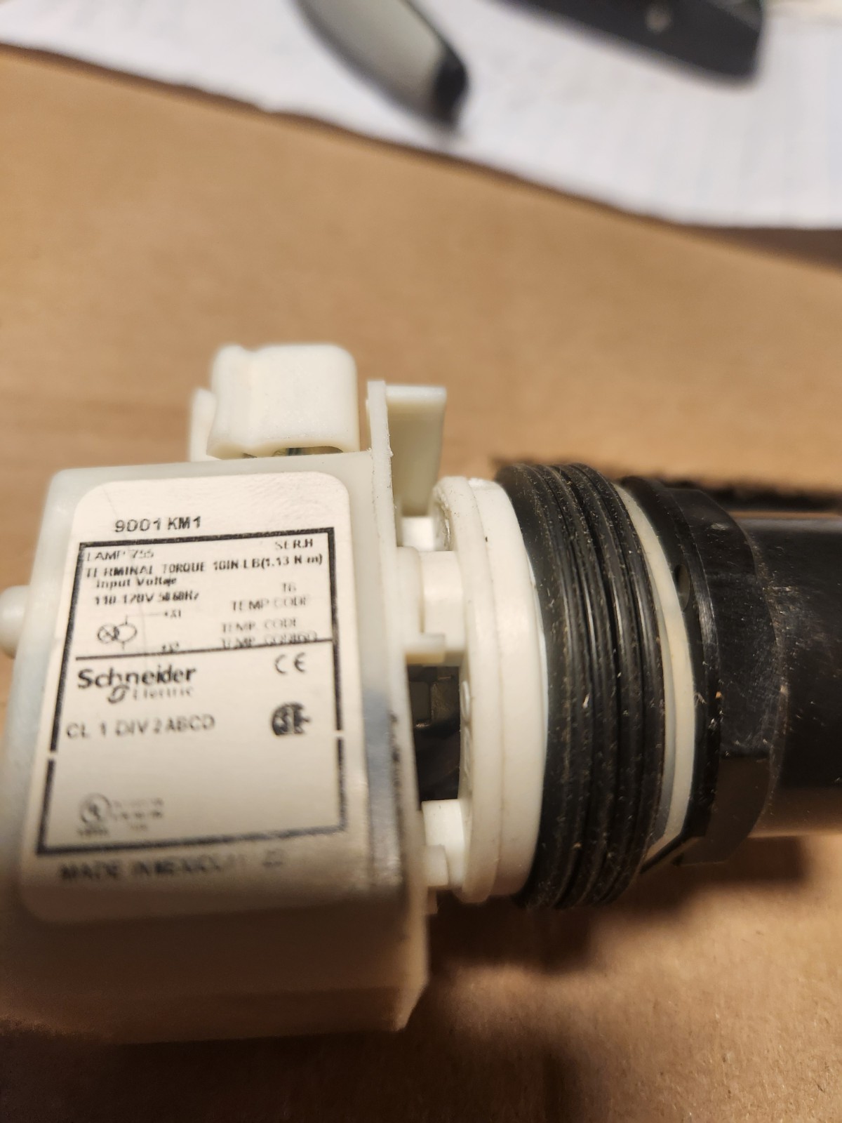 Schneider 9001KM1 GREEN SWITCH...NOT IN ORIGINAL BOX.