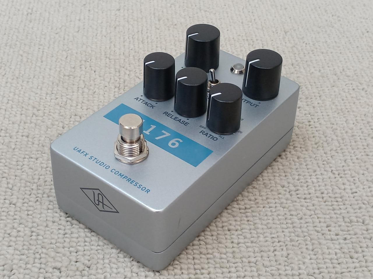 UNIVERSAL AUDIO 1176 UAFX STUDIO COMPRESSOR Effector