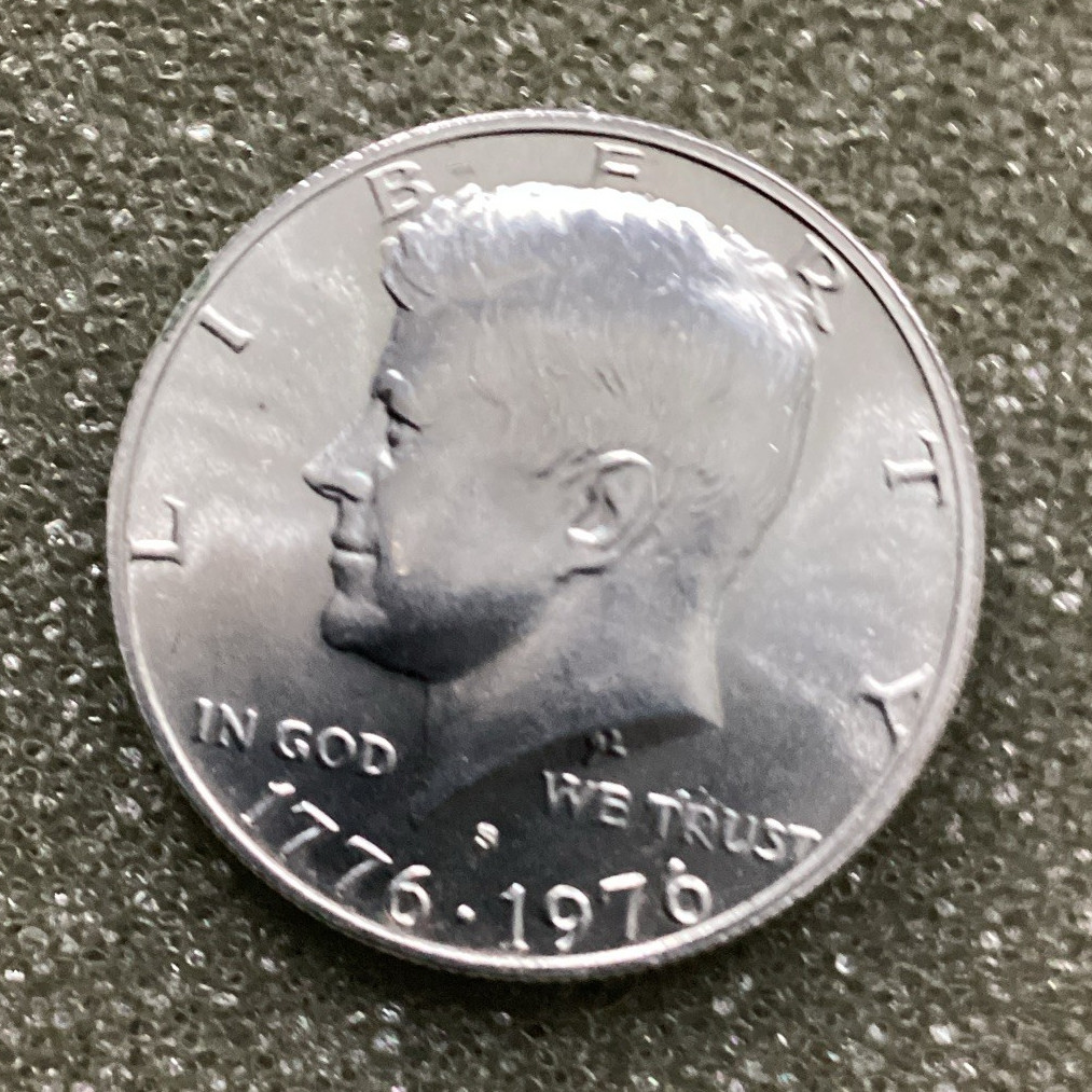 Kennedy Half Dollar 50C 1776-1976 Bicentennial Phila Business