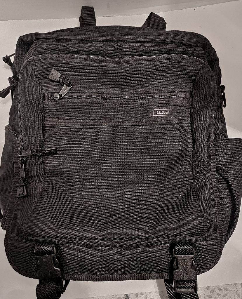 Lands' End Adult Black Hiking Backpack~ Multipocketed~ Laptop~Expands~ 15" x 13"
