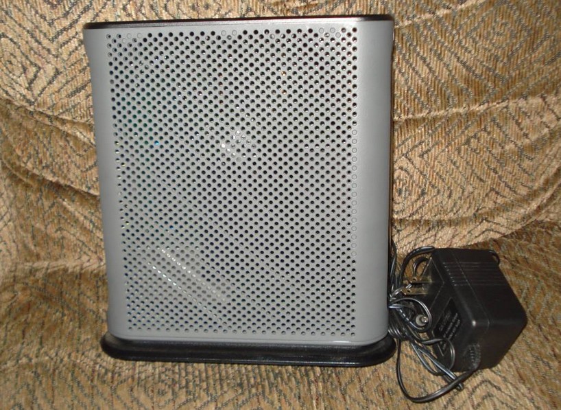 Motorola 8X24 Modem/Router AC1900