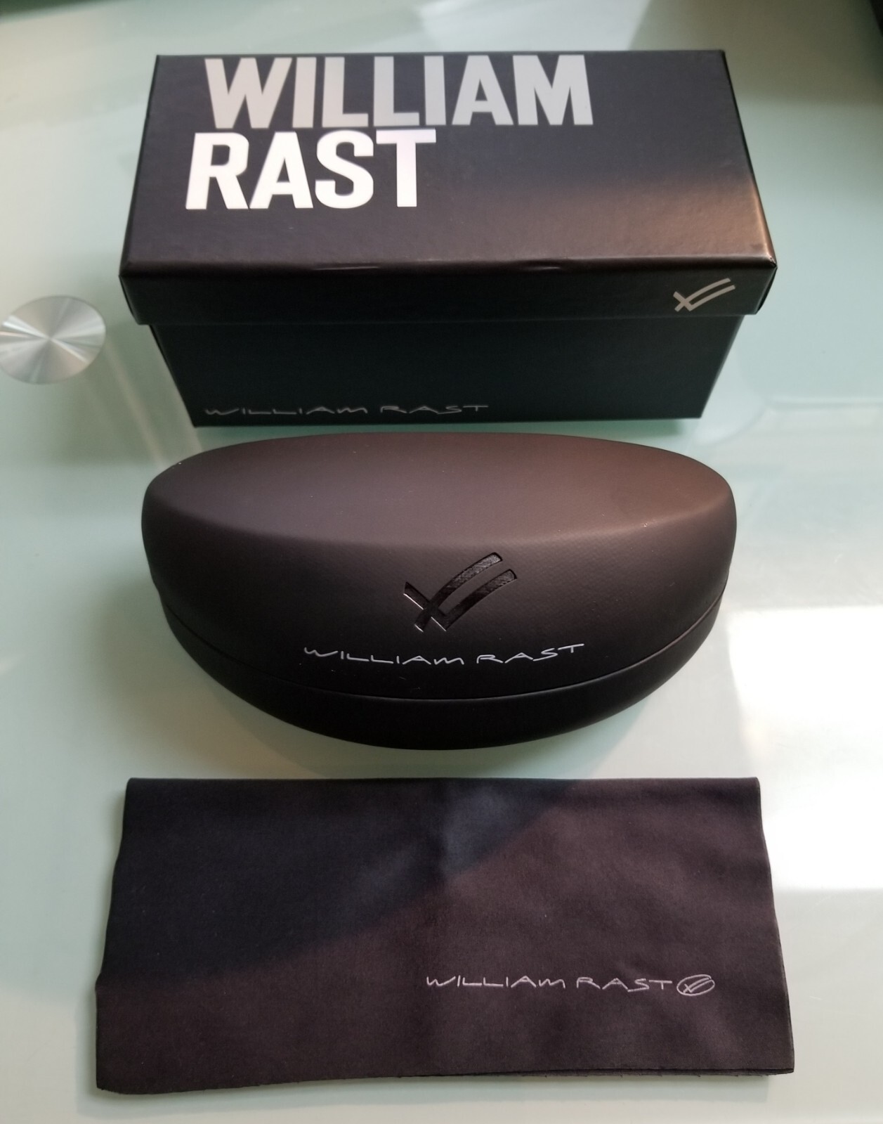WILLIAM RAST LARGE HARD BLACK SUNGLASSES CASE WITH BOX & CLEANING CLOTH