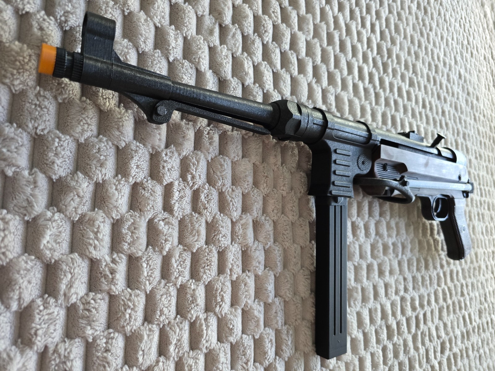 3D Printed MP40 Replica WWII – Handcrafted – Moving Parts – Non-functional