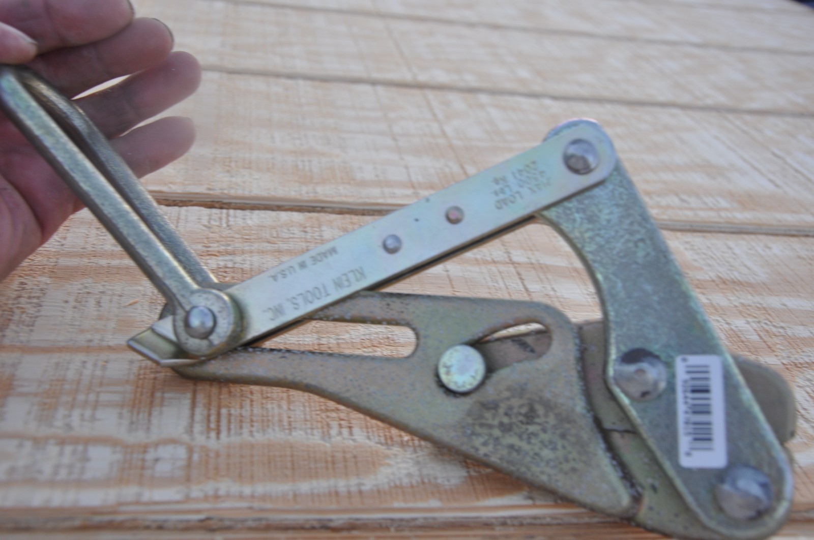 Klein Tools 1656-30 Grip Latch 4500lbs Cable Puller .12-.37