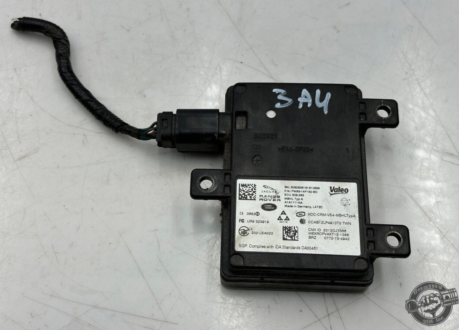 2017-2020 JAGUAR F-PACE  REAR LEFT / RIGHT BLIND SPOT SENSOR CONTROL MODULE OEM