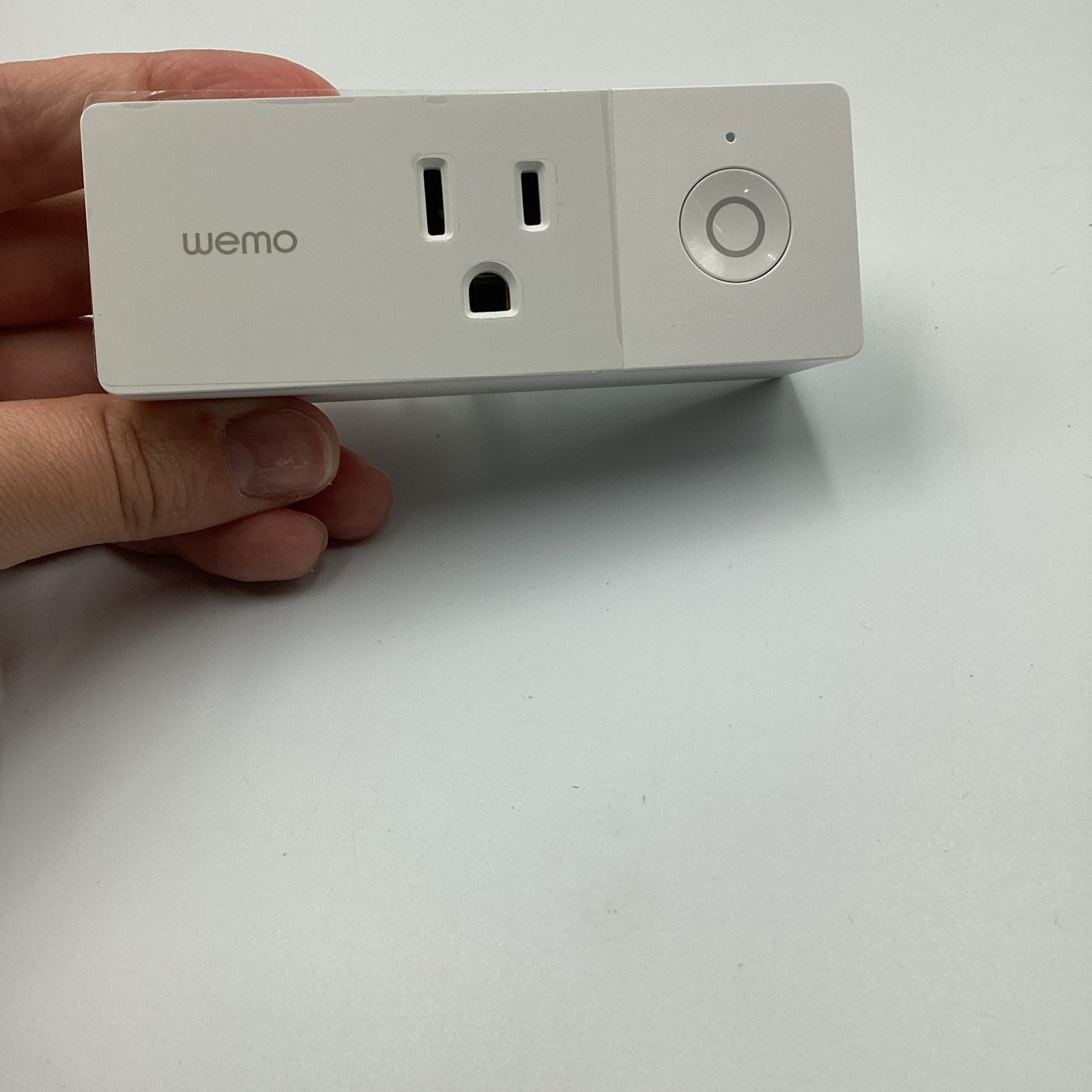 WeMo F7C063 WiFi Smart Plug with Alexa, Google Assistant, & Nest Systems