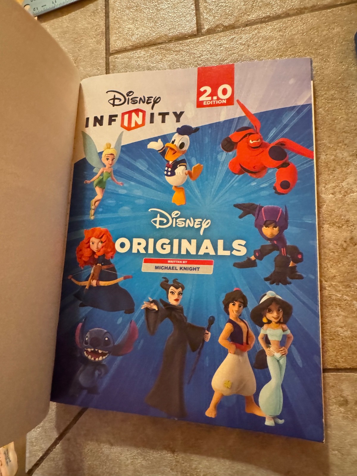 DISNEY INFINITY OFFICIAL GAME GUIDE & 2.0 edition official game guide