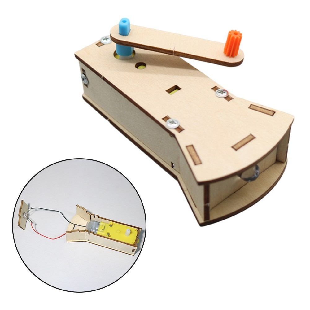 Hands On Flashlight for to Explore Electricity Generation Concepts