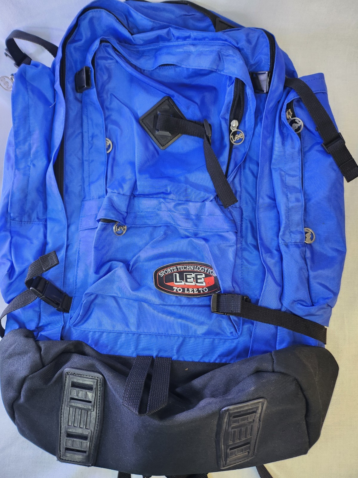 LEE TO LEE TO Hiking Backpack Blue Black Zip Buckle Padded Straps Hip Belt