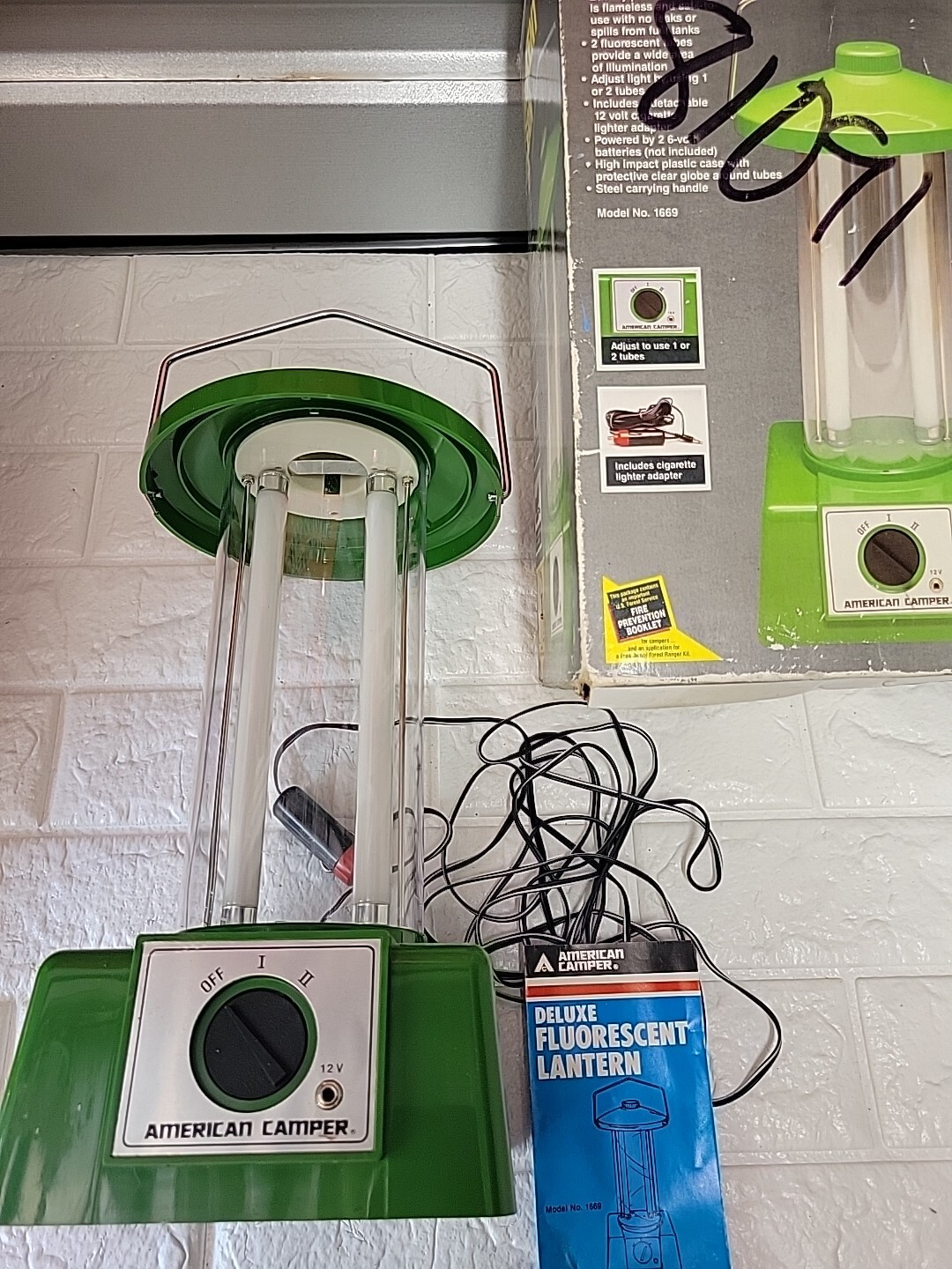 American Camper  Fluorescent Green Sport Camping Lantern No Batteries Preowned