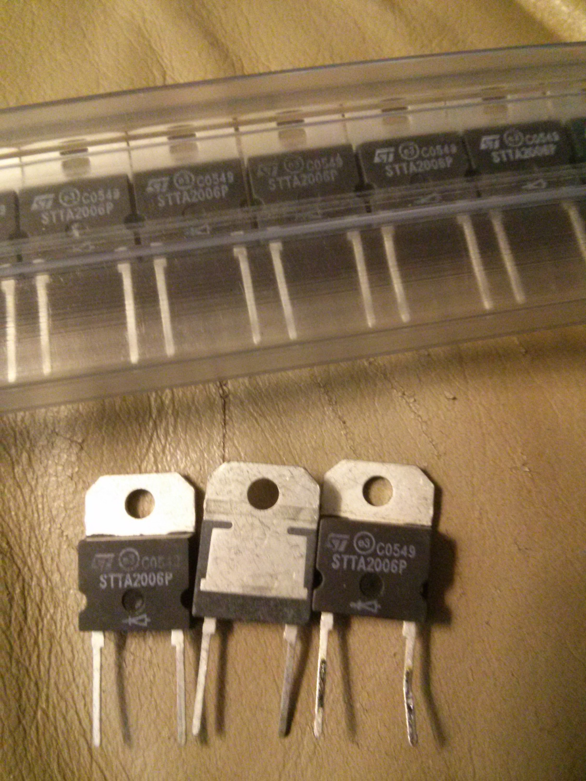 Qty 10 pcs ST Microelectronics STTA2006P Rectifiers, 20 Amp 600 Volt