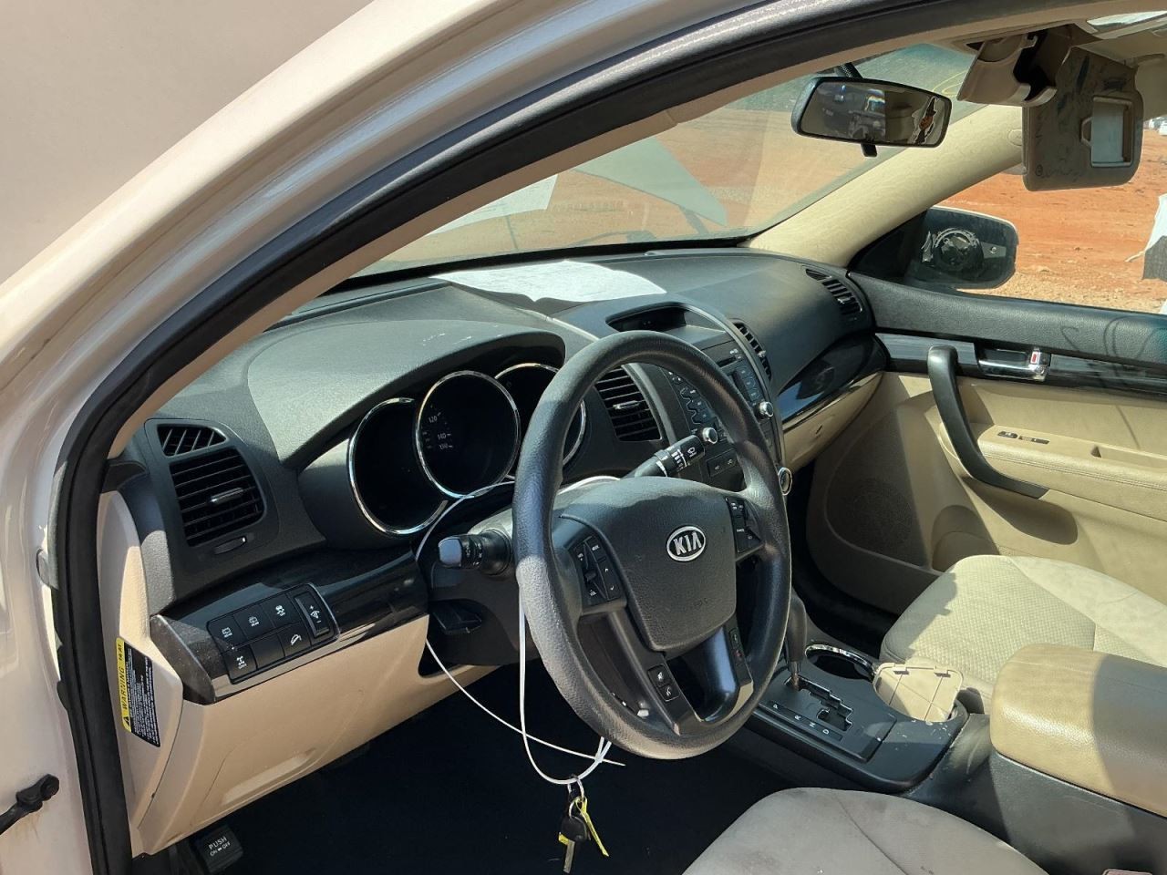 SORENTO 2011 Glove Box 5050733