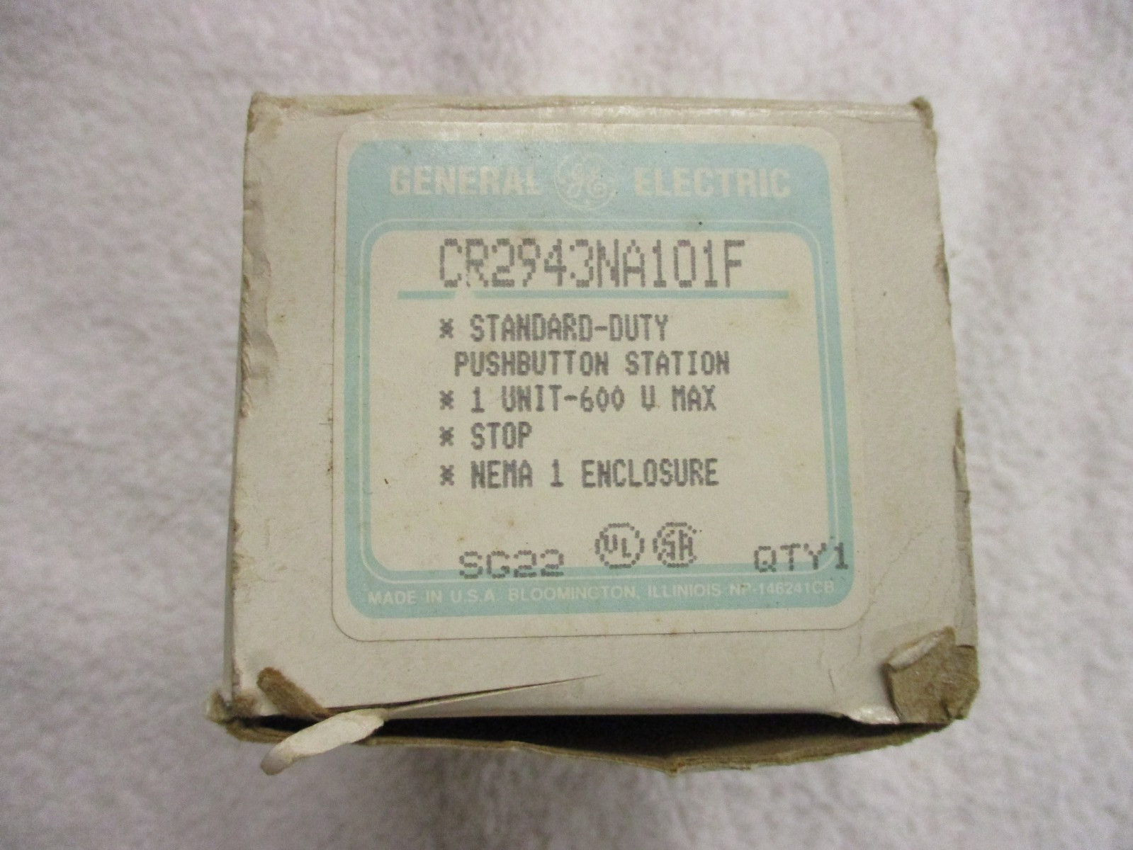 NIB GE Standard-Duty Pushbutton Station     CR2943NA101F