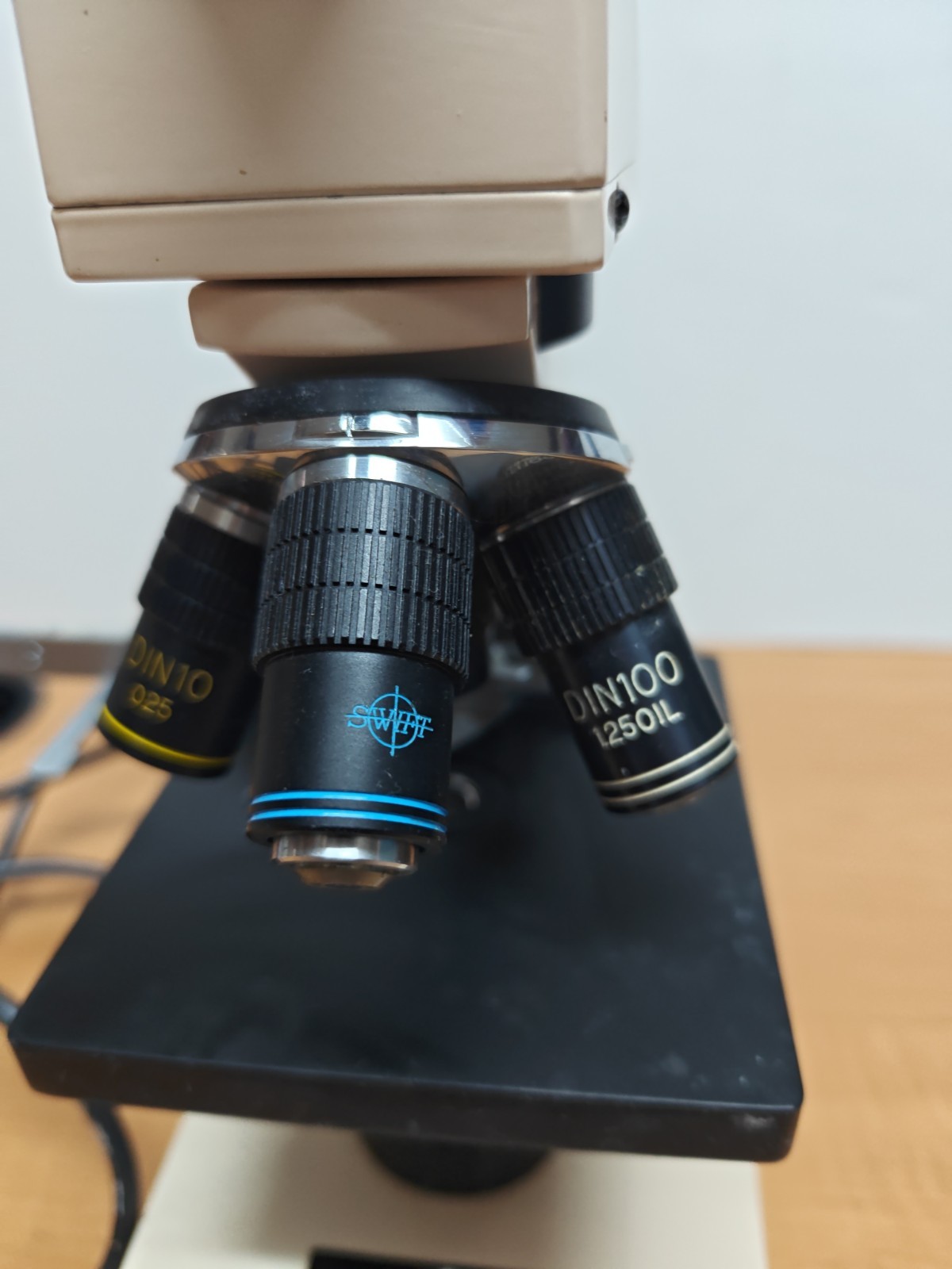 Vintage Swift M3200 Biological Microscope