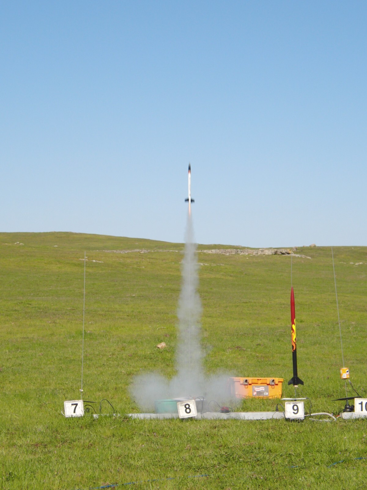Arrow Flying Model Rocket Kit from Bad Boy Rocketry entry level rocket kit