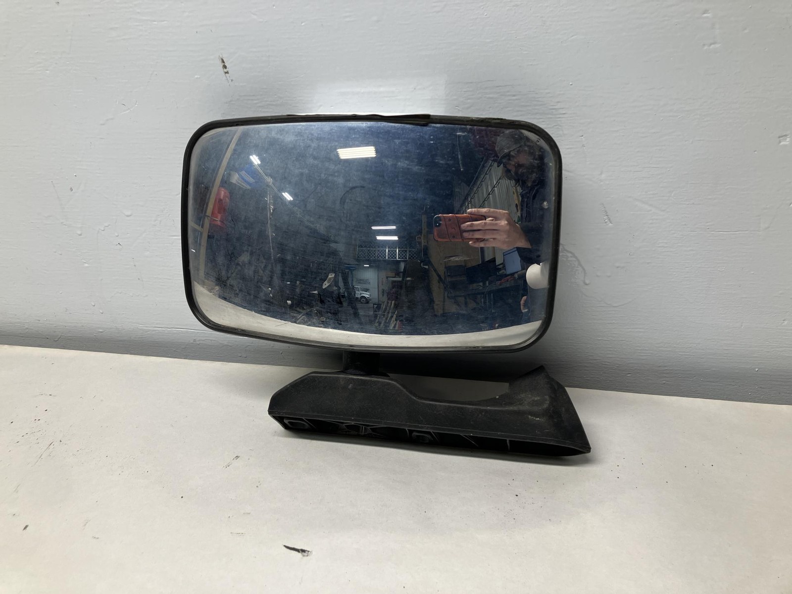 2012-2025 Volvo VNL POLY Right/Passenger Door Mirror - Used | P/N 204721010