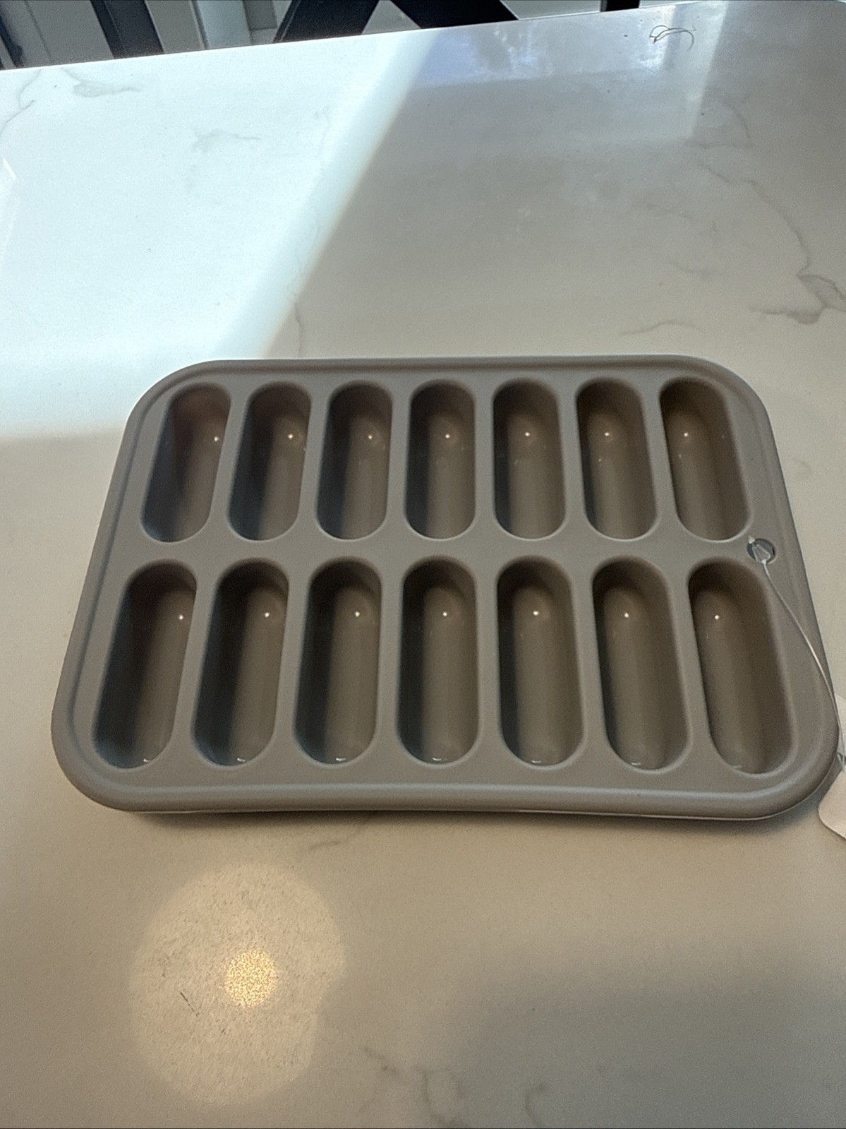 ROOM ESSENTIALS SILICONE ICE CUBE TRAY