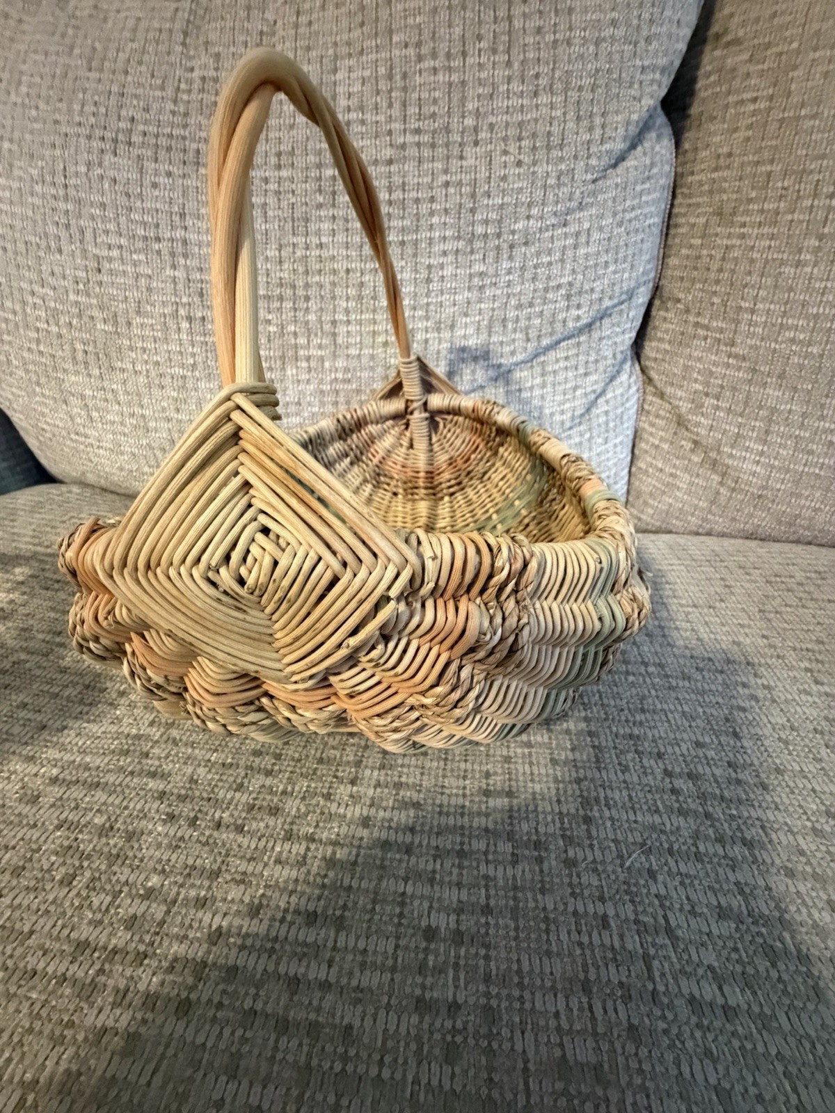 VTG Primitive Butt Basket Wicker Gods Eye Pattern Country Cottage Farmhouse