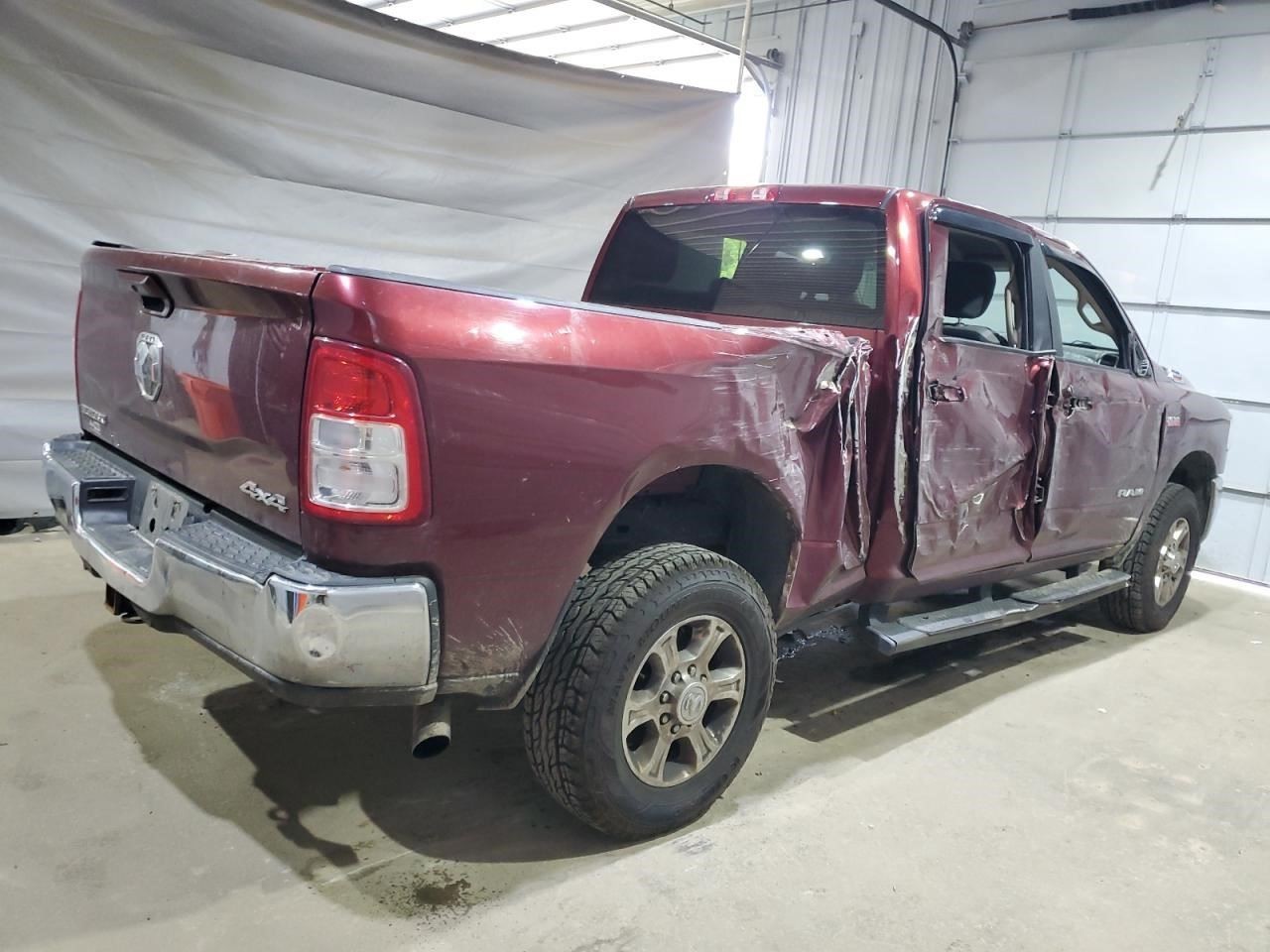 (LOCAL PICKUP ONLY) RAM2500 2020 Air Shutter 2048968