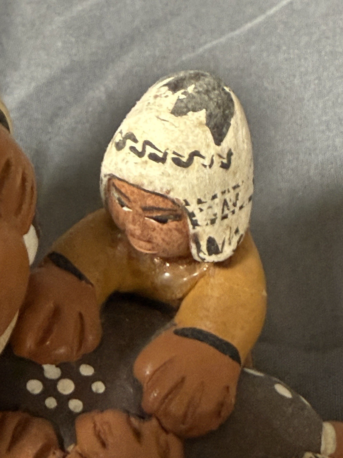 Manos Amigas Peru Terracotta Family Sculpture Folk Art Nativity Style – Repaired