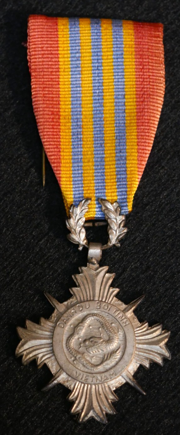 Vietnam War RVN Republic Honor Medal 2d Class Vietnamese In-Country Early Strike
