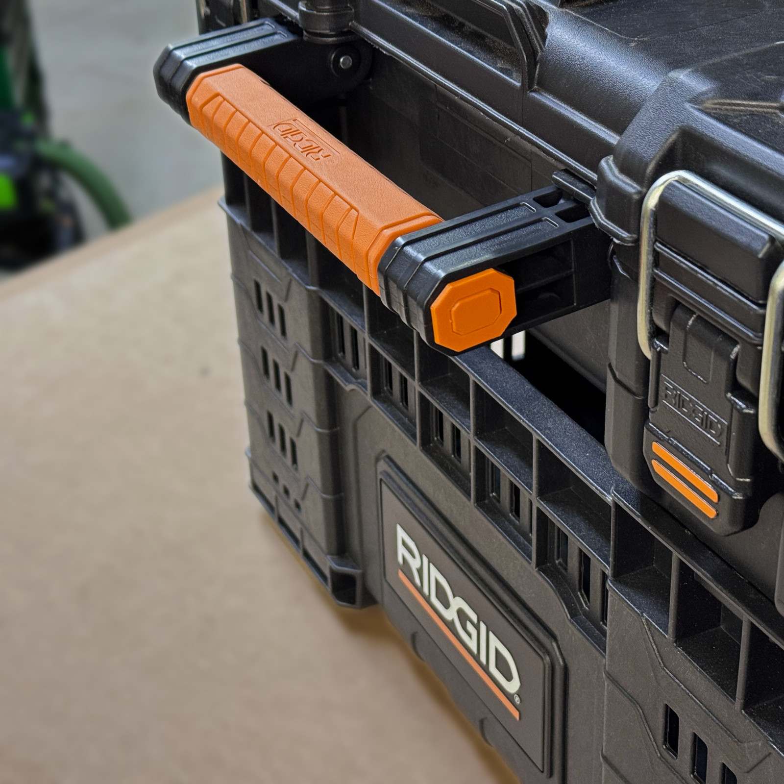 Ridgid Pro Gear Hidden Handle Stash w/ Push to Pop Button Gen 2.0 / 1.0