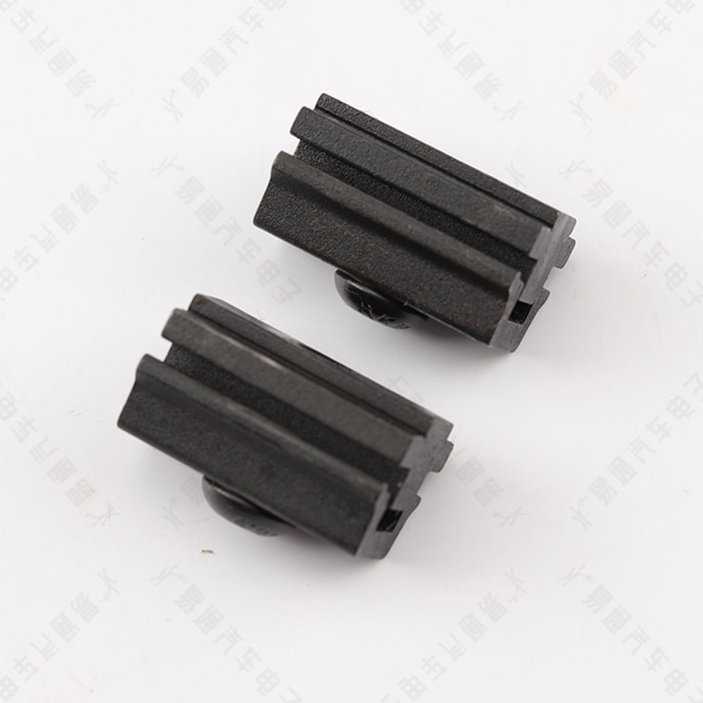 2pcs Key Clamp Vertical Fixture Double Sided Key Duplicating Locksmith Adapter