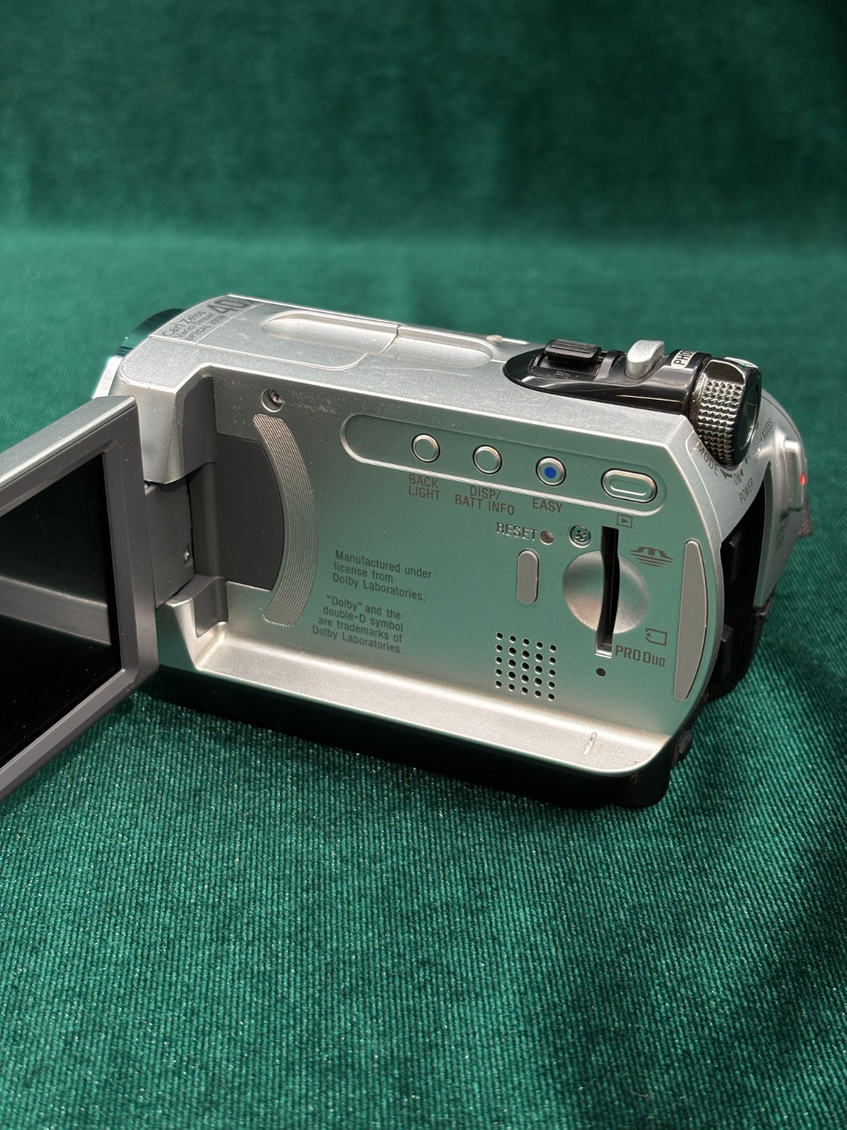 Sony DCR-SR33E Digital Video Camera Recorder