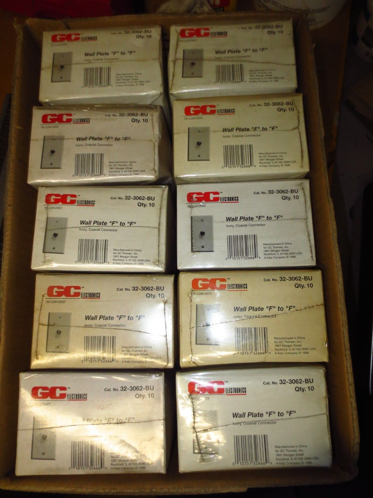 GC ELECTRONICS 32-3062-BU WALL PLATE "F" TO "F" Lot of 100 Ivory.