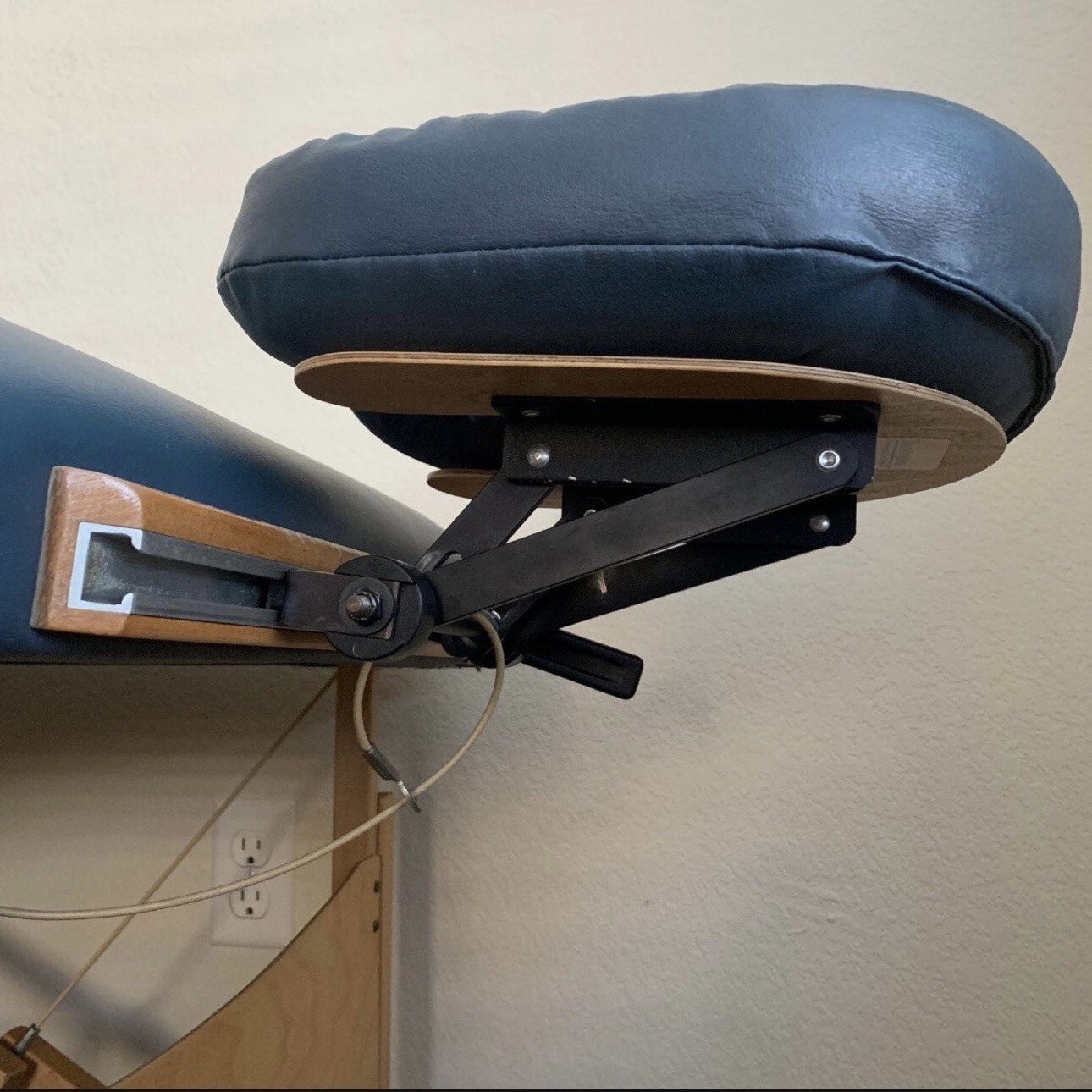TouchAmerica Portable Massage Table