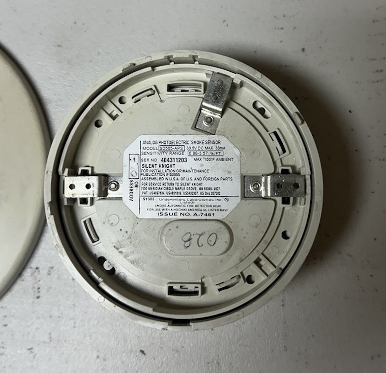 Silent Knight SD505 APS Smoke Detector and Base