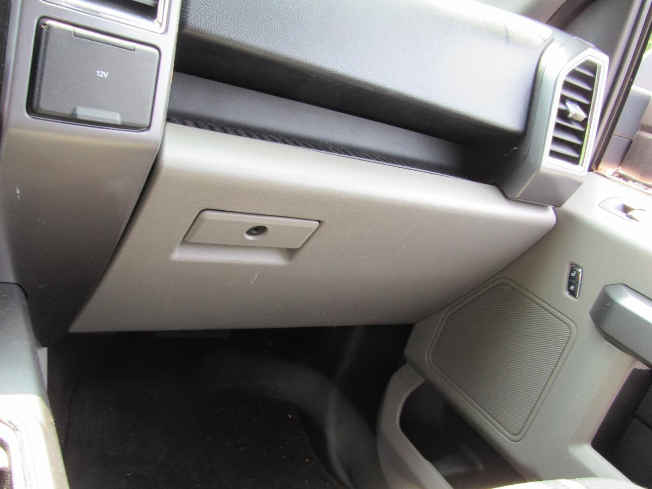 F150      2016 Glove Box 1058757