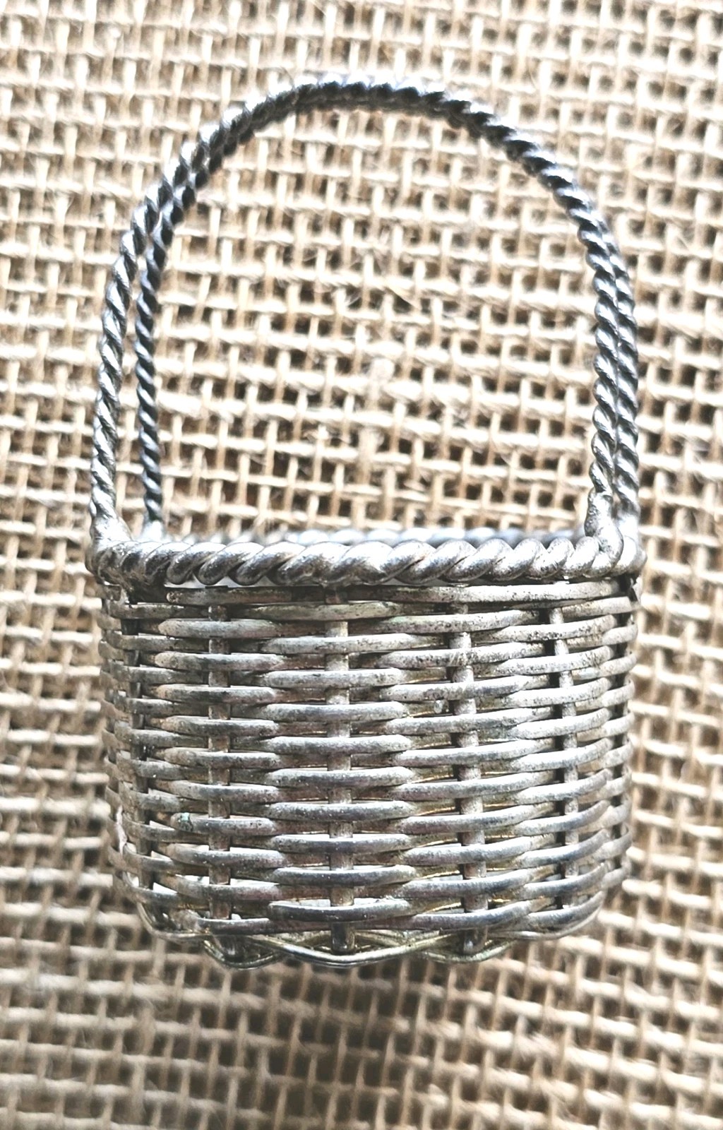 Minature Silverplated Woven Round Wire Backet 3"x2"