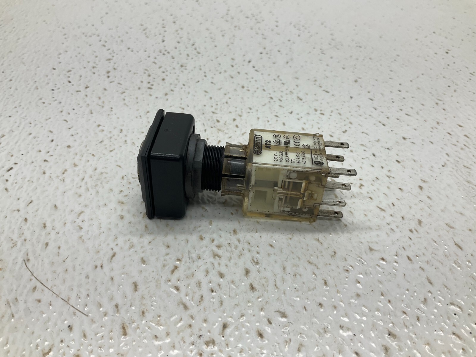 Schlegel AT2 2-Position Maintained Key Selector Switch AT-2